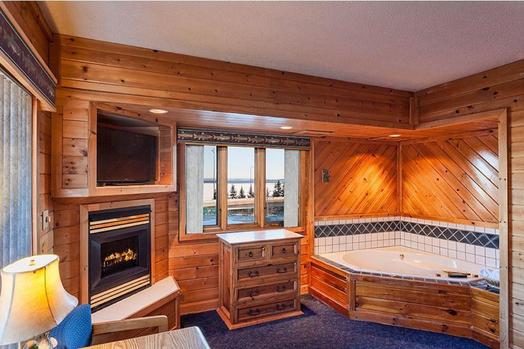 Voyageur Lakewalk Inn Дулут Экстерьер фото